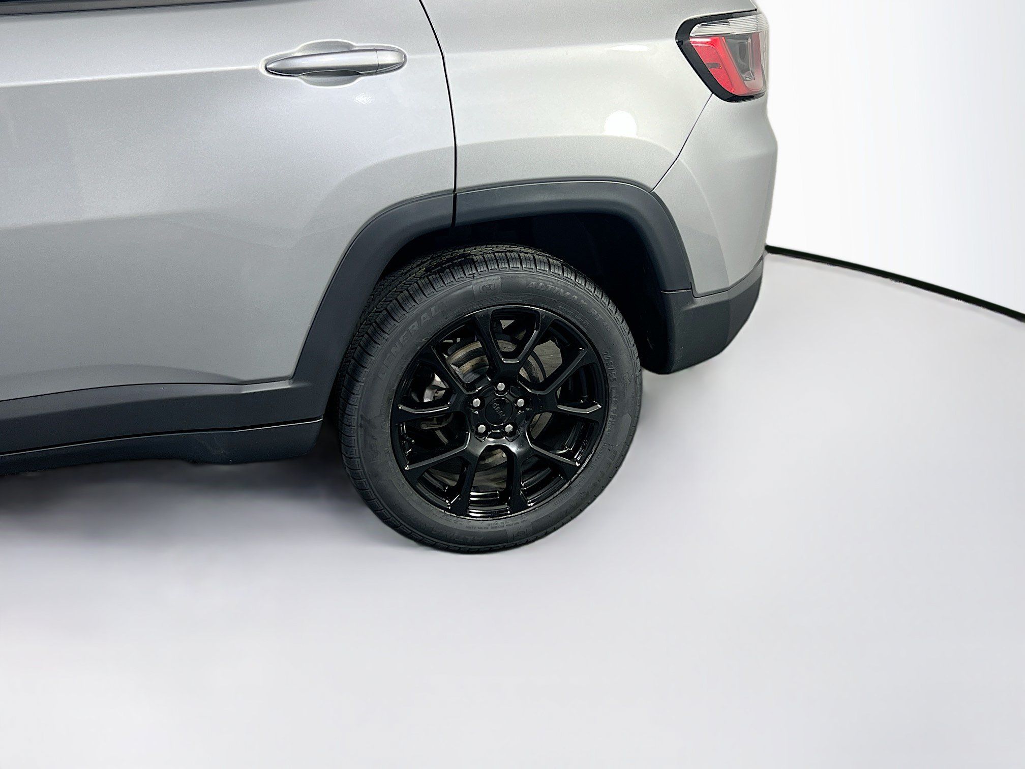 Used 2023 Jeep Compass Latitude w/ Convenience Group AWD/4WD image 28