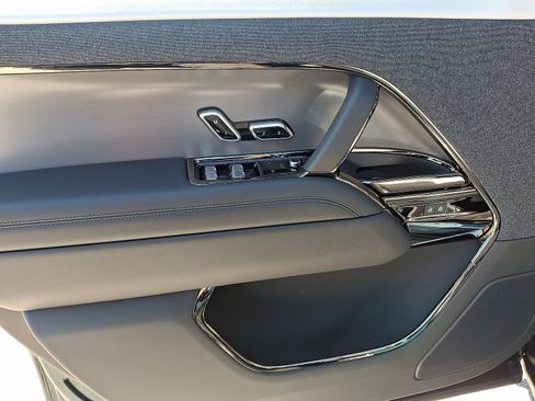 New 2026 Land Rover Range Rover Sport Dynamic SE AWD/4WD image 4