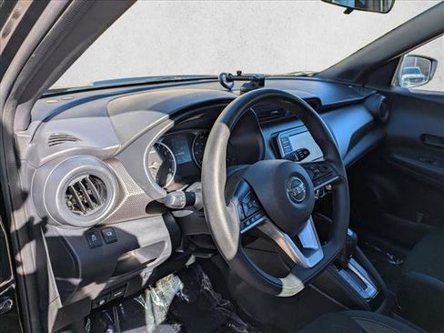 Used 2019 Nissan Kicks S w/ Exterior Package image 11