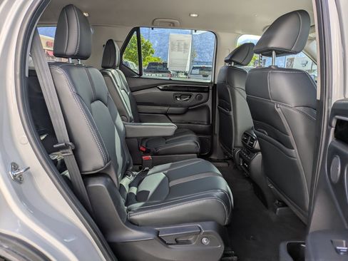 Used 2023 Honda Pilot EX-L image 32