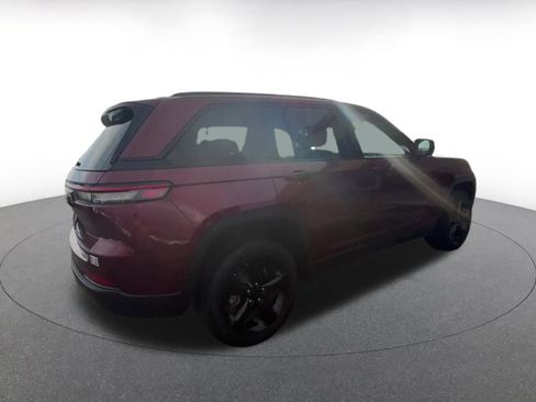 Used 2023 Jeep Grand Cherokee Altitude image 14