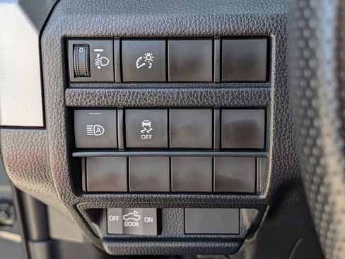 Used 2025 Toyota Tacoma SR5 AWD/4WD image 21