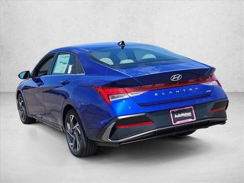 New 2026 Hyundai Elantra Limited FWD image 9