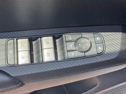 New 2025 Mitsubishi Outlander SE image 24