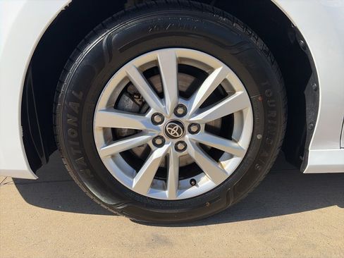 Used 2025 Toyota Camry LE image 9