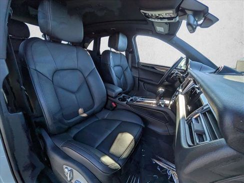 Used 2025 Porsche Macan Turbo image 25