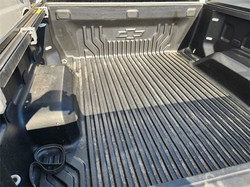 Used 2022 Chevrolet Silverado 1500 LT image 9