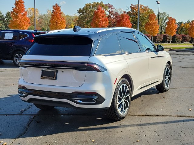 Used 2025 Lincoln Nautilus Reserve AWD/4WD image 4