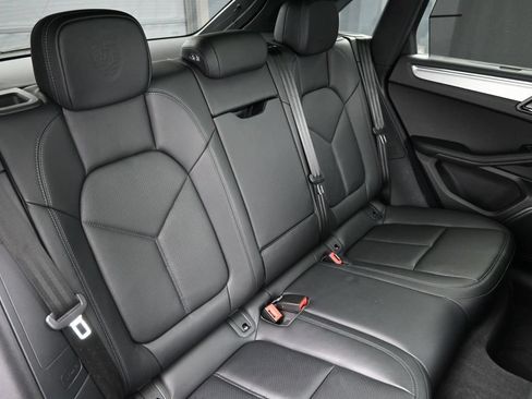 Certified 2026 Porsche Macan AWD/4WD image 27