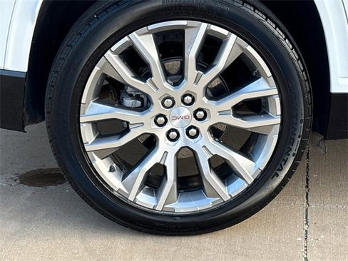 Used 2025 GMC Acadia Denali w/ Super Cruise Package image 9