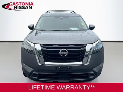 Used 2023 Nissan Pathfinder SV w/ SV Premium Package