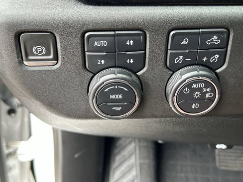 Used 2023 Chevrolet Silverado 1500 High Country AWD/4WD image 18