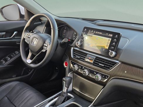 Used 2018 Honda Accord Touring image 26