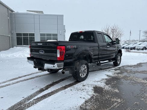 Used 2019 Ford F350 XLT w/ XLT Premium Package image 5