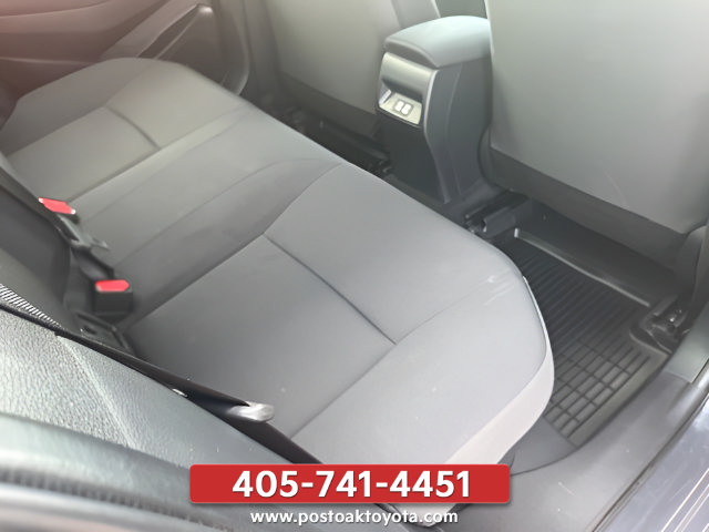 Used 2025 Toyota Corolla LE FWD image 17