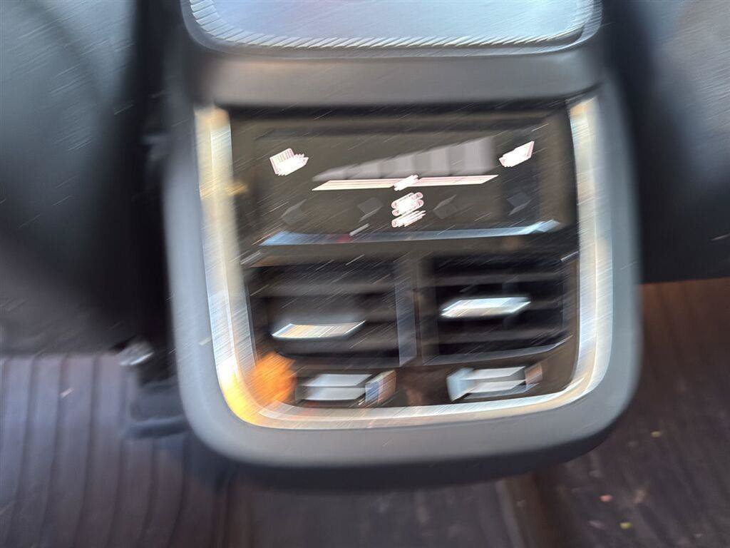 Used 2016 Volvo XC90 T6 Inscription w/ Vision Package AWD/4WD image 18