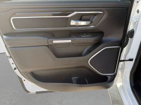 Used 2022 RAM 1500 Laramie AWD/4WD image 11