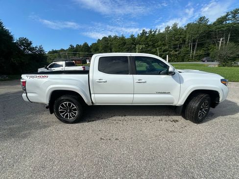 Used 2023 Toyota Tacoma TRD Sport w/ Technology Package AWD/4WD image 6