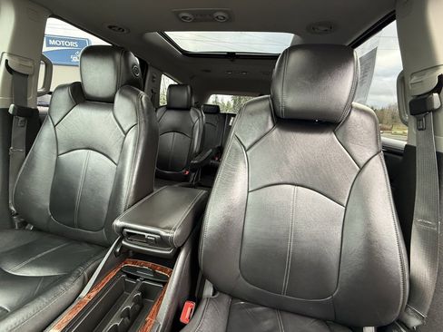 Used 2014 Chevrolet Traverse LT w/ LPO, 'HIT The Road' Package image 12