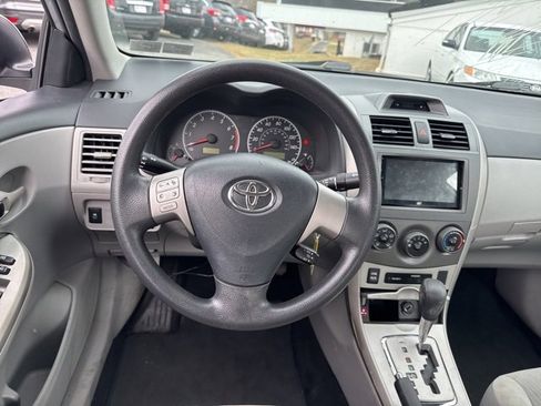 Used 2013 Toyota Corolla LE image 13
