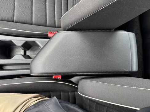 Certified 2022 Volkswagen Jetta Sport image 29