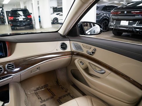 Used 2015 Mercedes-Benz S 550 Sedan image 11