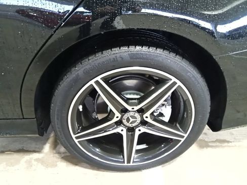 Used 2018 Mercedes-Benz C 300 4MATIC Sedan image 17