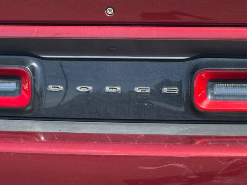 Used 2018 Dodge Challenger SXT RWD image 28