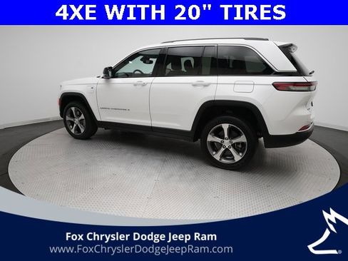 Used 2023 Jeep Grand Cherokee 4WD 4xe image 12