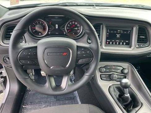 Used 2023 Dodge Challenger R/T RWD image 4