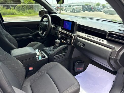Used 2024 Toyota Tacoma SR5 w/ SR5 Upgrade Package RWD image 11