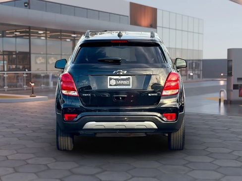 Used 2018 Chevrolet Trax Premier w/ Midnight Edition image 2