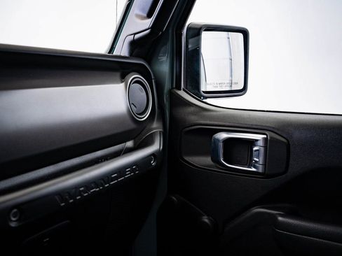 Used 2023 Jeep Wrangler Willys image 39