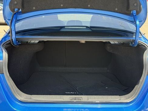 Used 2023 Nissan Sentra SR w/ Electronics Package FWD image 31