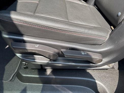 Used 2022 Chevrolet Suburban RST w/ Luxury Package image 45