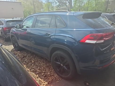 Used 2023 Volkswagen Atlas Cross Sport SEL R-Line AWD/4WD image 3