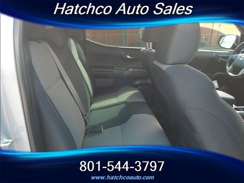 Used 2021 Toyota Tacoma TRD Off-Road AWD/4WD image 16