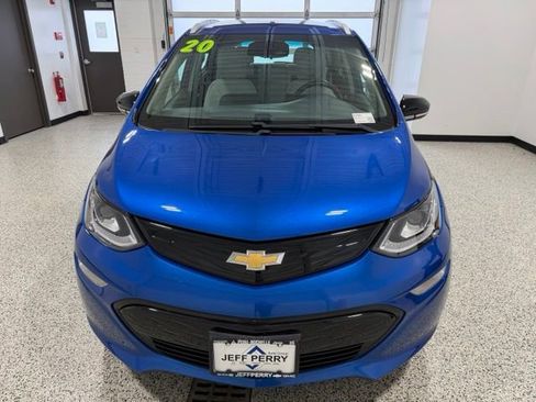 Used 2020 Chevrolet Bolt Premier w/ Infotainment Package FWD image 7