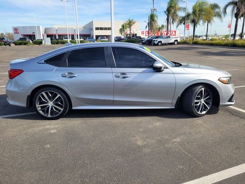 Used 2024 Honda Civic Touring image 3