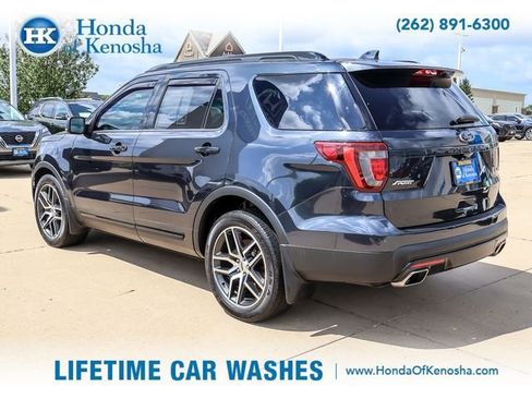Used 2017 Ford Explorer Sport w/ Equipment Group 401A AWD/4WD image 3