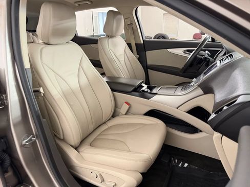 Used 2020 Lincoln Nautilus Premier w/ Equipment Group 101A AWD/4WD image 39