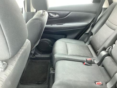 Used 2017 Nissan Rogue S AWD/4WD image 2