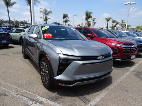 Used 2024 Chevrolet Blazer EV LT AWD/4WD image 5
