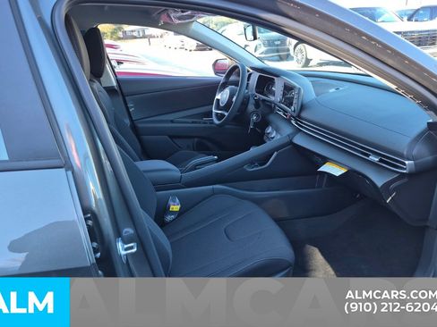 Certified 2026 Hyundai Elantra SE FWD image 20