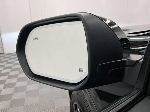 Used 2025 Chevrolet Traverse RS AWD/4WD image 41