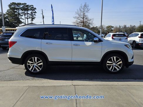 Used 2016 Honda Pilot Elite image 6
