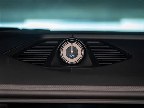 Certified 2024 Porsche Macan Turbo Electric image 21