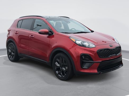 Used 2022 Kia Sportage Nightfall Edition image 3
