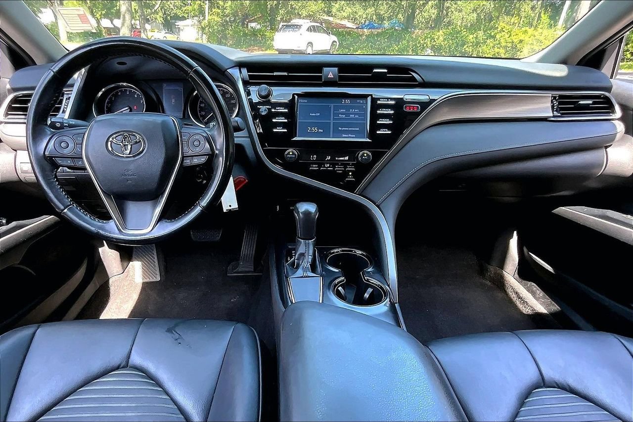 Used 2019 Toyota Camry SE FWD image 7