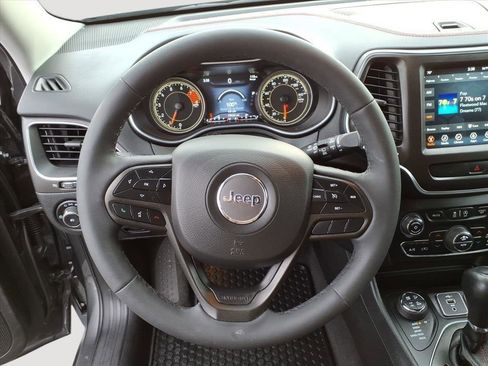 Used 2022 Jeep Cherokee Trailhawk image 18